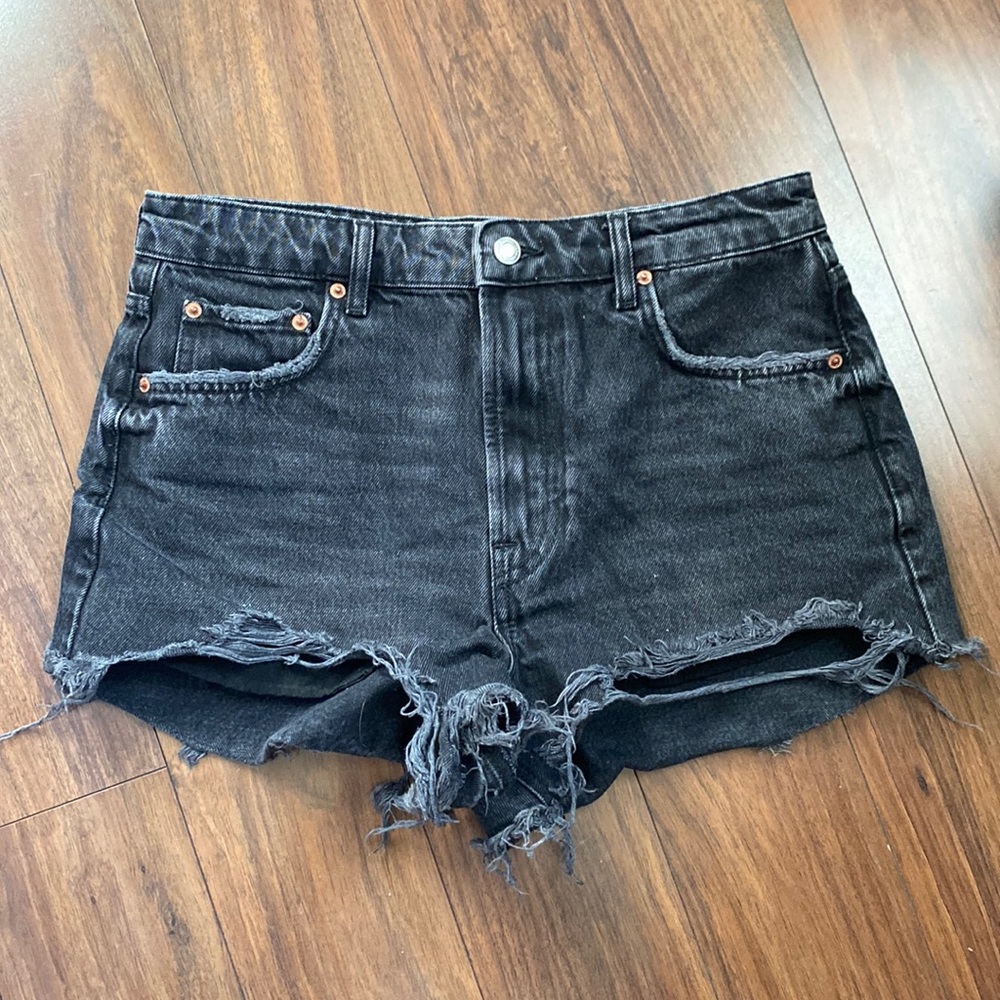 Zara, The High Waist Short